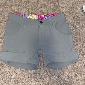 Girls the north face shorts